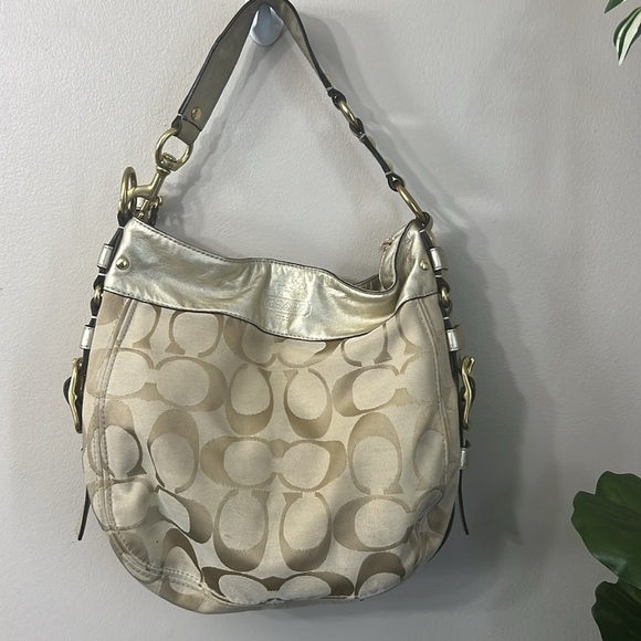 Gold Coach Shoulder Bag J0878-12674 .In perfect condition - Picture 1 of 13